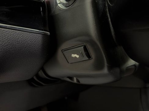 Used 2014 Dodge Grand Caravan SXT image 27