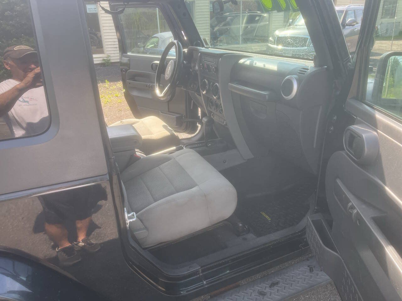 Used 2008 Jeep Wrangler Sahara w/ Dual Top Group AWD/4WD image 16
