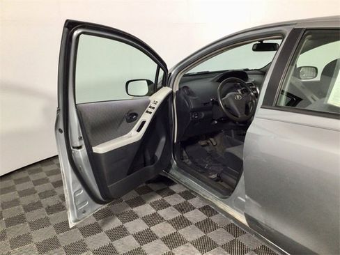 Used 2009 Toyota Yaris image 14