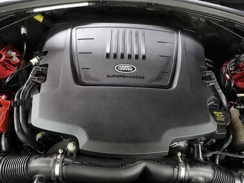 Used 2018 Land Rover Range Rover Velar R-Dynamic SE image 40