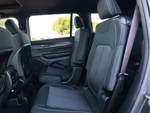 New 2026 Jeep Grand Cherokee L Laredo AWD/4WD image 30