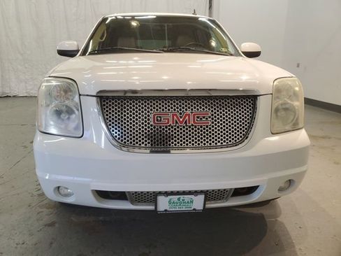 Used 2010 GMC Yukon XL Denali image 9