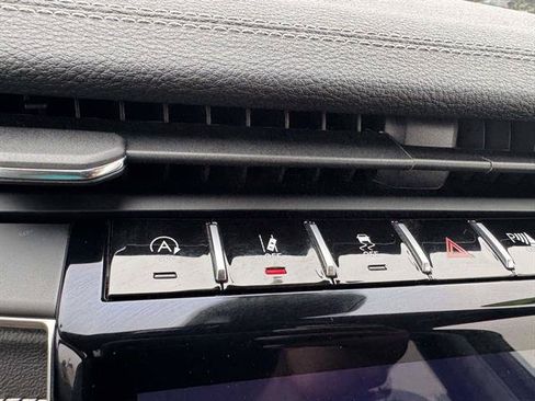 Used 2023 Jeep Grand Cherokee L Limited w/ Luxury Tech Group II AWD/4WD image 21