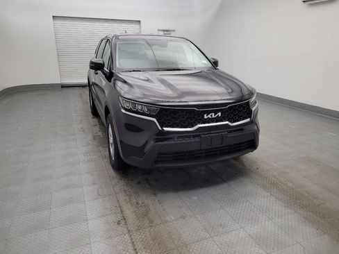 Used 2022 Kia Sorento LX image 14