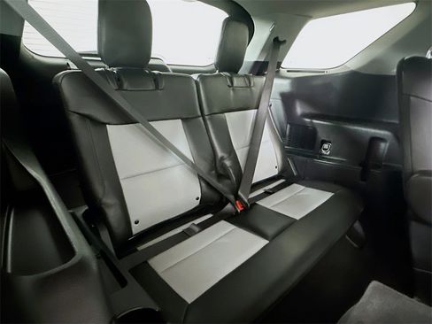 Used 2022 Ford Explorer XLT w/ Equipment Group 202A image 14