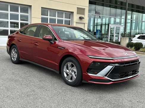 New 2026 Hyundai Sonata SE FWD image 2
