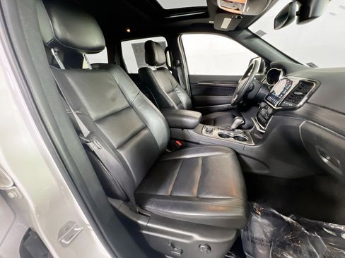 Used 2022 Jeep Grand Cherokee Limited image 24