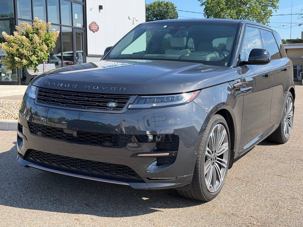 Used 2024 Land Rover Range Rover Sport Dynamic SE AWD/4WD image 8