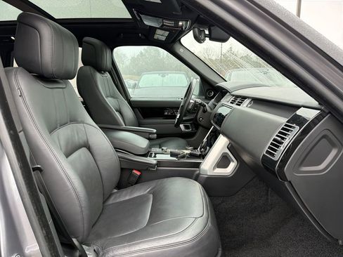 Used 2020 Land Rover Range Rover HSE image 17