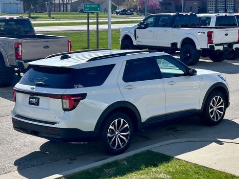 New 2026 Ford Explorer ST-Line AWD/4WD image 6