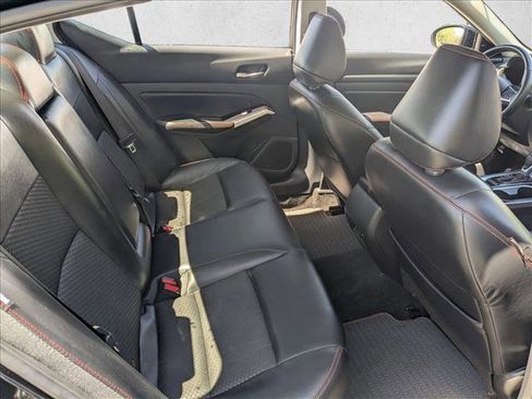 Used 2024 Nissan Altima 2.5 SR FWD image 20
