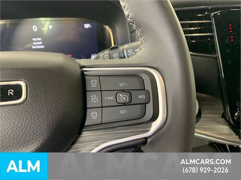 Used 2023 Jeep Wagoneer Series II AWD/4WD image 21