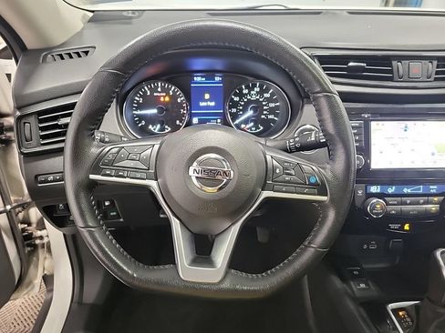 Used 2019 Nissan Rogue SV AWD/4WD image 13