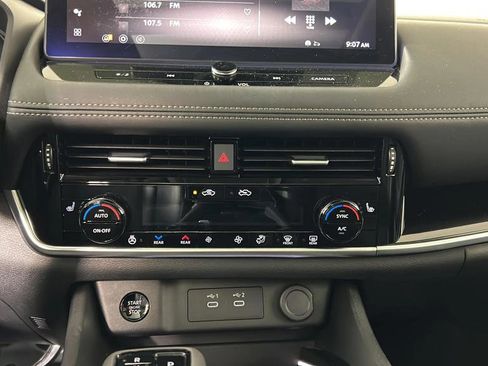 Used 2024 Nissan Rogue SL w/ SL Premium Package FWD image 29