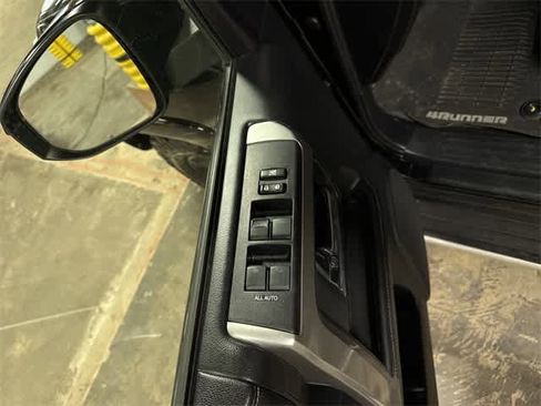 Used 2018 Toyota 4Runner SR5 image 43