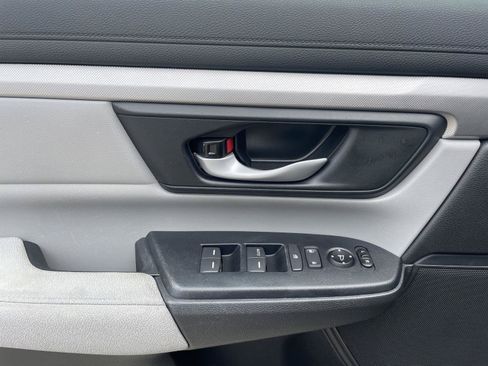Used 2018 Honda CR-V LX image 16