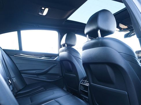 Used 2018 BMW 540i w/ M Sport Package image 24