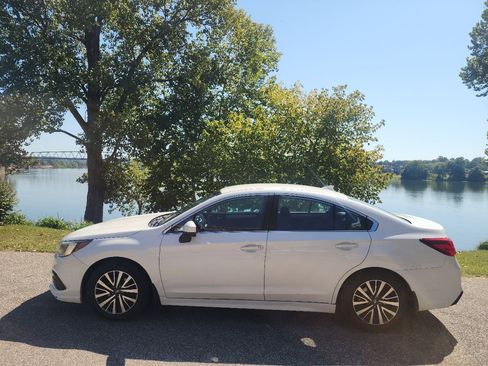 Used 2019 Subaru Legacy 2.5i Premium w/ Popular Package #2A image 2