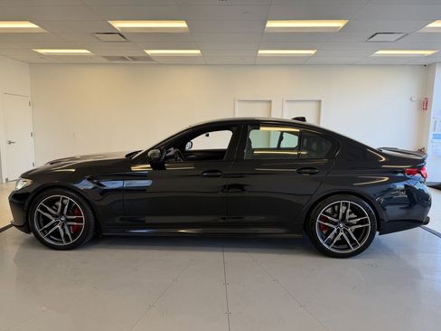 Used 2022 BMW M5 w/ Executive Package image 4