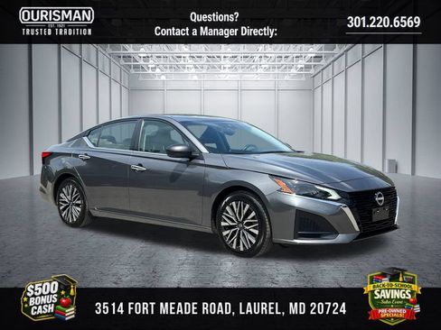 Used 2025 Nissan Altima 2.5 SV FWD image 1