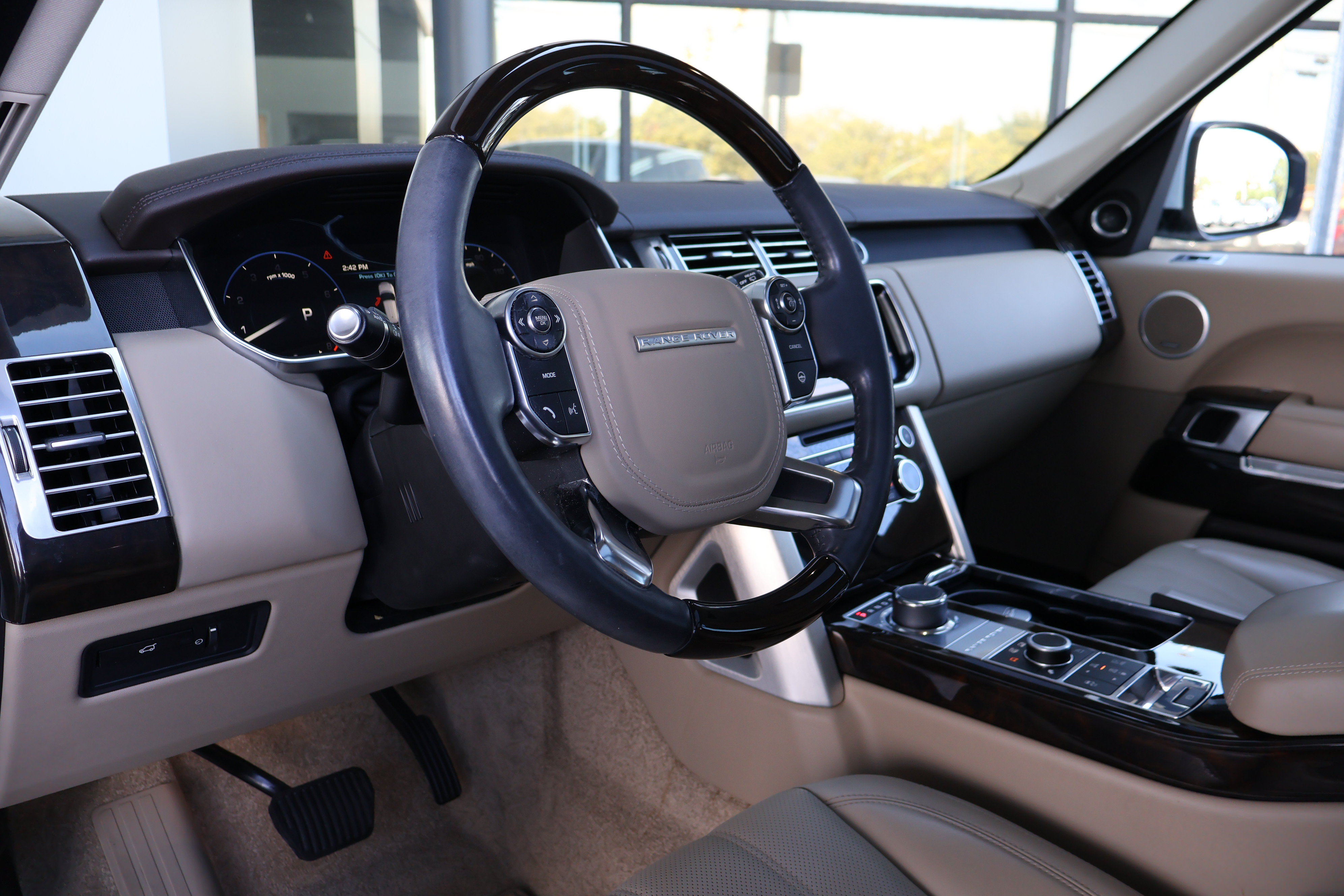 Used 2013 Land Rover Range Rover HSE AWD/4WD image 12