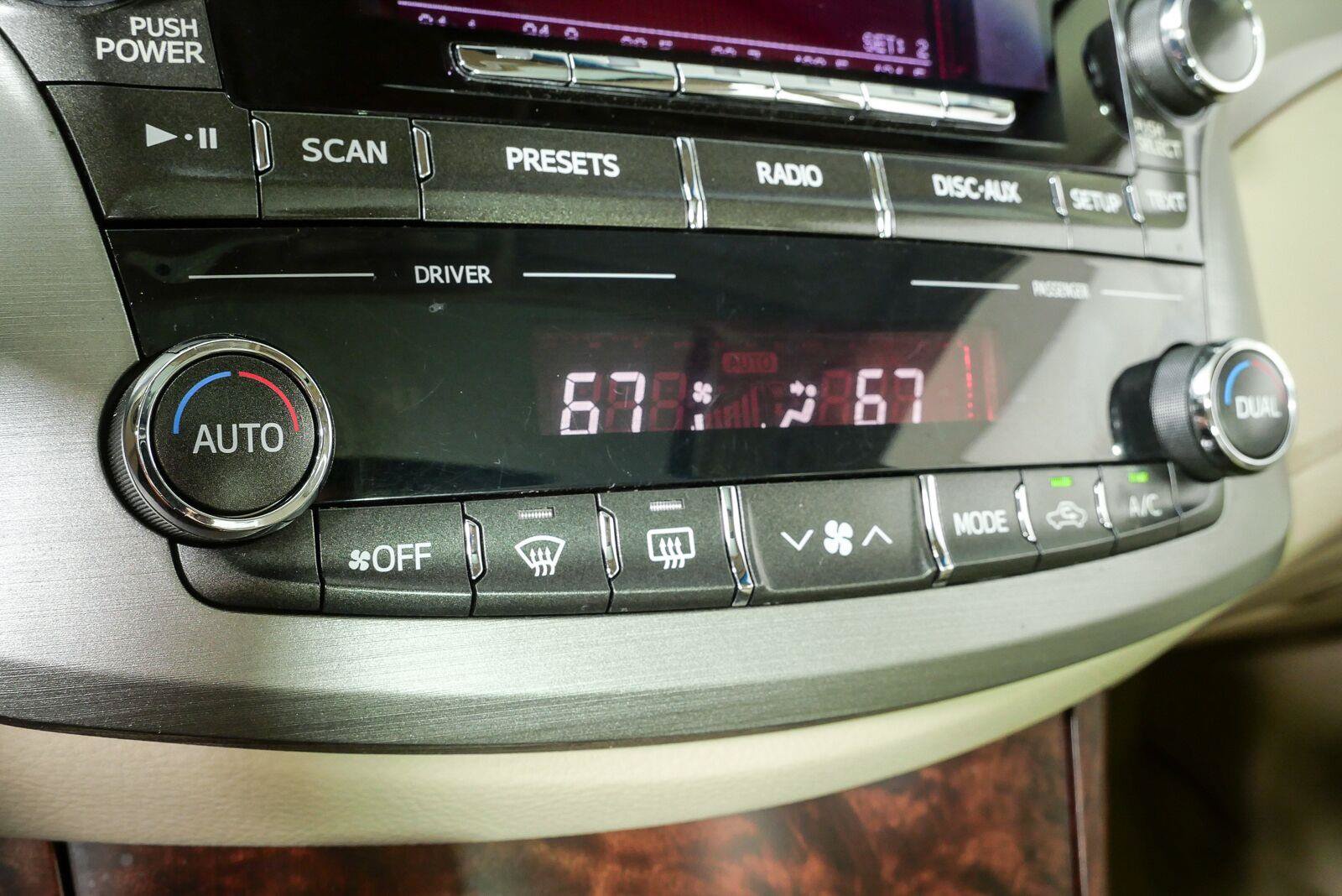 Used 2011 Toyota Avalon FWD image 14