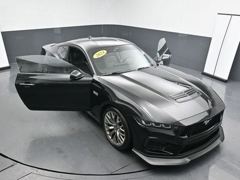 Used 2024 Ford Mustang GT Premium image 30
