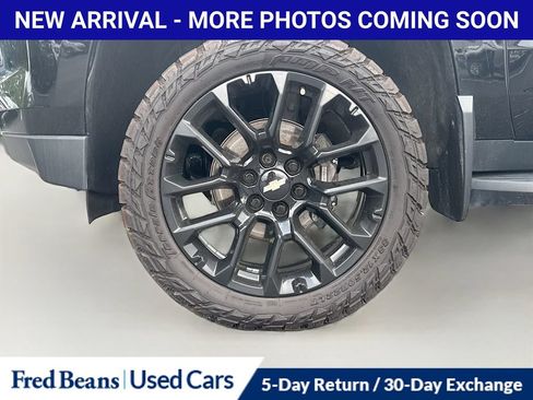 Used 2022 Chevrolet Suburban High Country AWD/4WD image 12