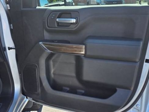 Used 2022 Chevrolet Silverado 1500 LT AWD/4WD image 15