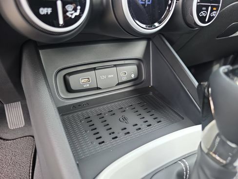 Certified 2026 Hyundai Venue SEL FWD image 24