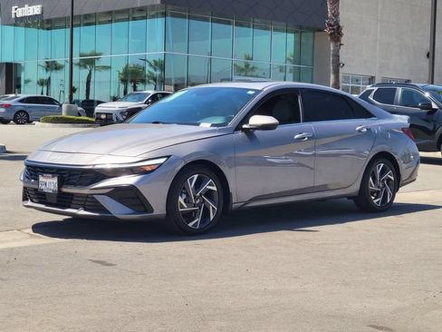 Used 2024 Hyundai Elantra Limited FWD image 2