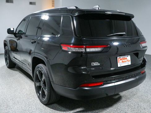 Used 2023 Jeep Grand Cherokee L Limited w/ Black Appearance Package AWD/4WD image 9