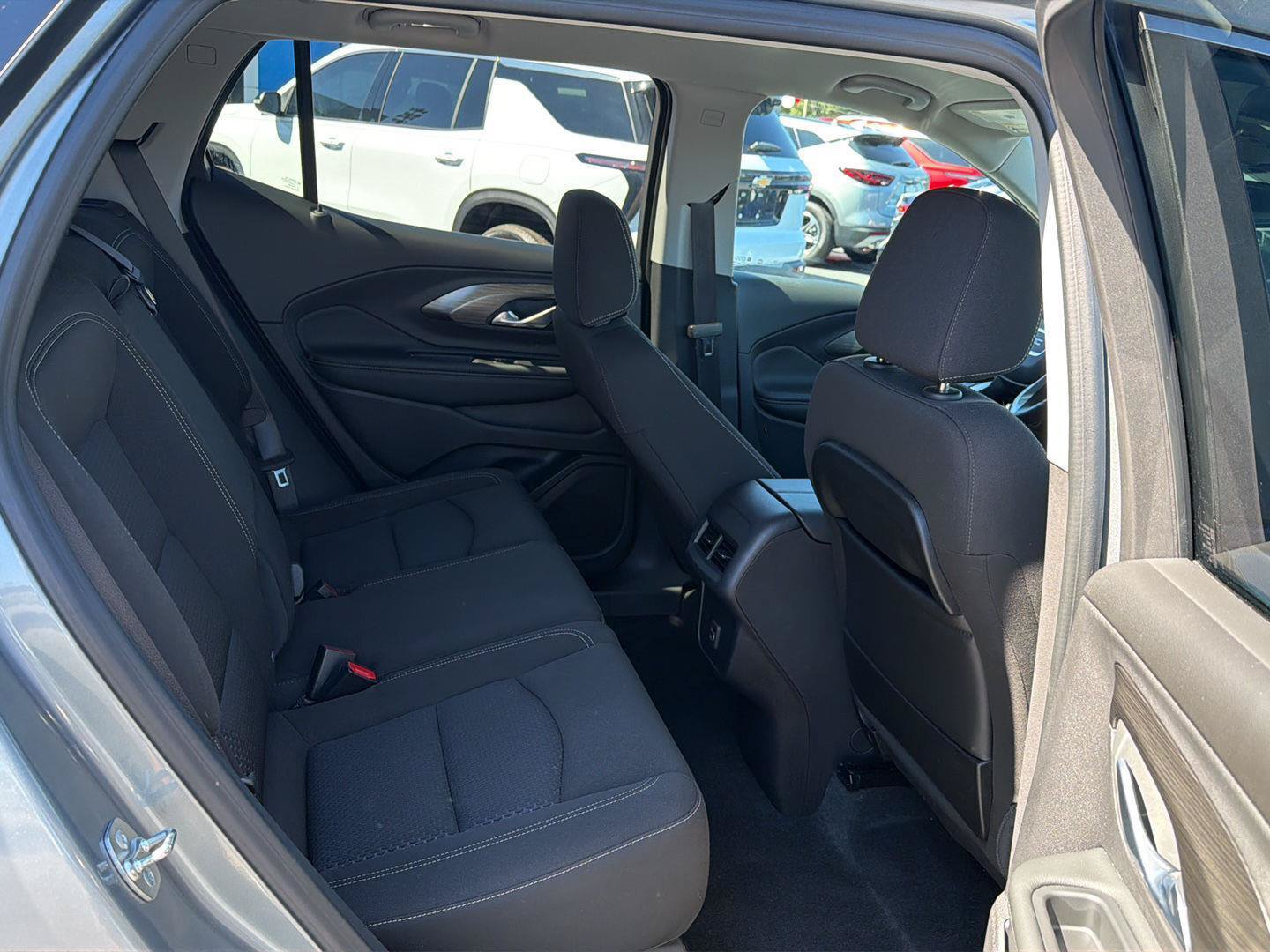 Used 2024 GMC Terrain SLE w/ Driver Convenience Package AWD/4WD image 12