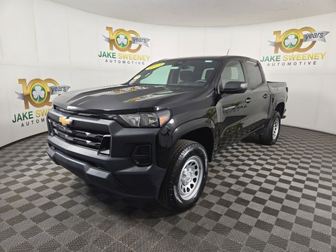 Used 2023 Chevrolet Colorado W/T RWD image 3