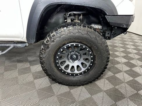 Used 2016 Toyota Tacoma TRD Off-Road w/ Premium & Technology Package AWD/4WD image 7