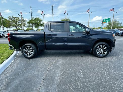 Used 2023 Chevrolet Silverado 1500 LT AWD/4WD image 4
