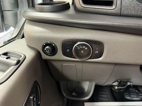 Used 2022 Ford Transit 350 DRW RWD image 20