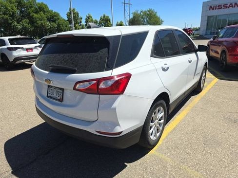 Used 2020 Chevrolet Equinox LS FWD image 4