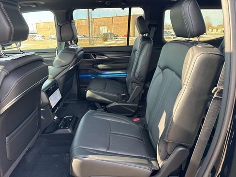 New 2026 Jeep Grand Wagoneer Summit w/ Premium Group III image 12