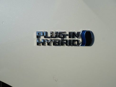 Used 2020 Toyota Prius Prime XLE FWD image 12