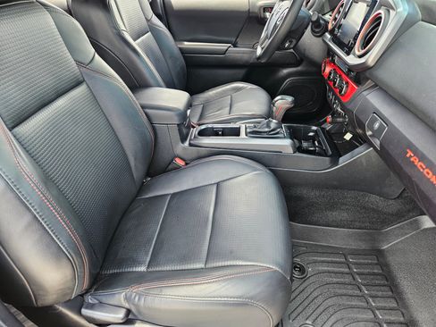 Used 2018 Toyota Tacoma TRD Pro AWD/4WD image 16