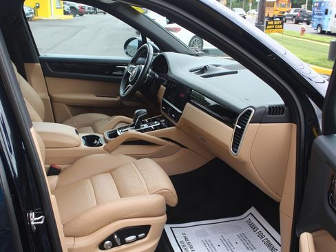 Used 2019 Porsche Cayenne image 14