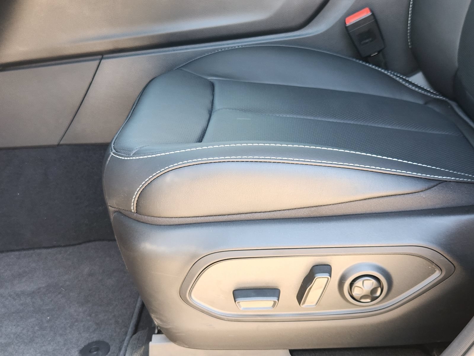 New 2027 Jeep Grand Cherokee Limited AWD/4WD image 30