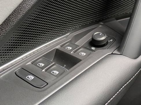 New 2026 Volkswagen Tiguan SE R-Line image 24