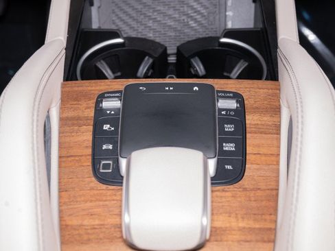 Certified 2025 Mercedes-Benz GLE 350 4MATIC image 25