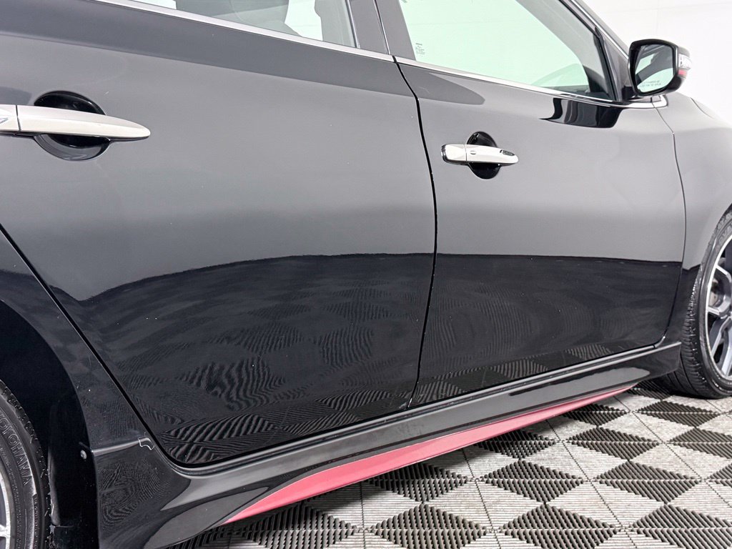 Used 2018 Nissan Sentra NISMO FWD image 9