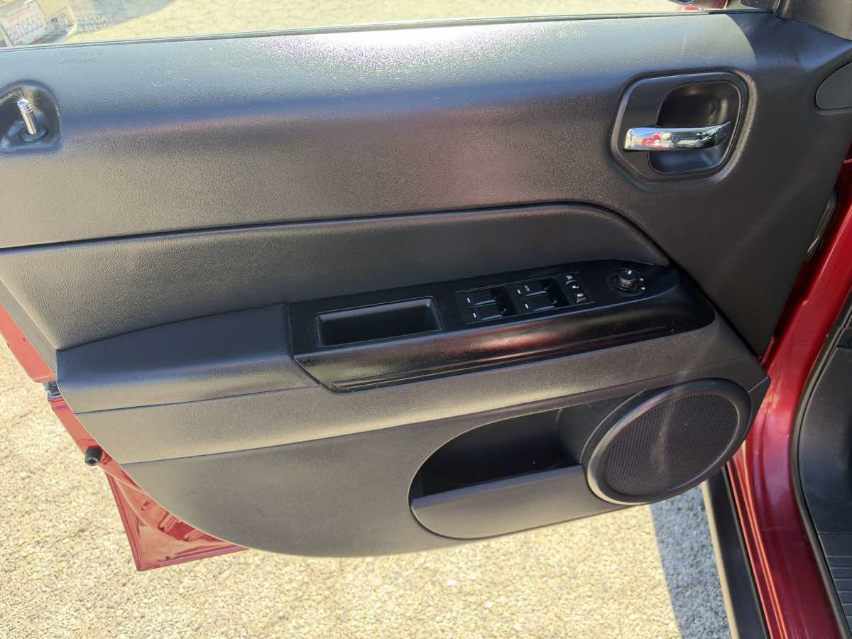 Used 2016 Jeep Patriot Sport w/ Power Value Group AWD/4WD image 8