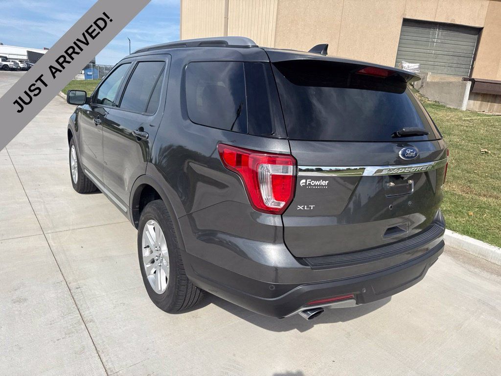 Used 2018 Ford Explorer XLT AWD/4WD image 7