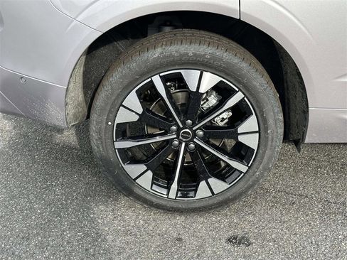 New 2026 Volvo XC60 B5 Plus w/ Protection Package Premier image 24