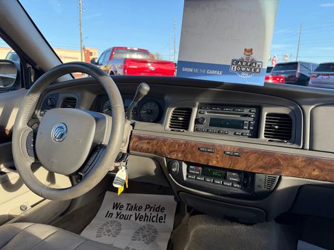 Used 2011 Mercury Grand Marquis LS image 9